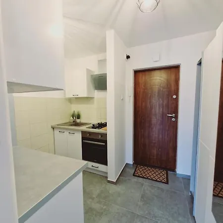 Green Apartment Apartment